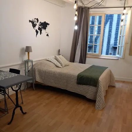 Dans Le Vieux Lägenhet *